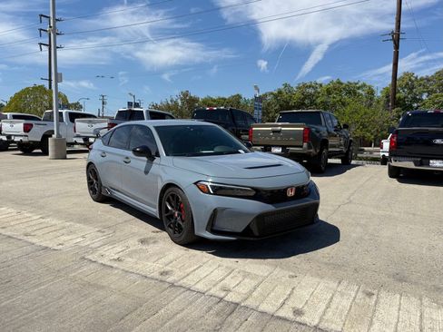 Used 2023 Honda Civic Type R image 4