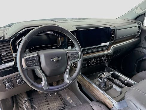 Used 2023 Chevrolet Silverado 1500 RST AWD/4WD image 17
