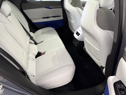 New 2025 Cadillac Optiq Luxury 1 image 31