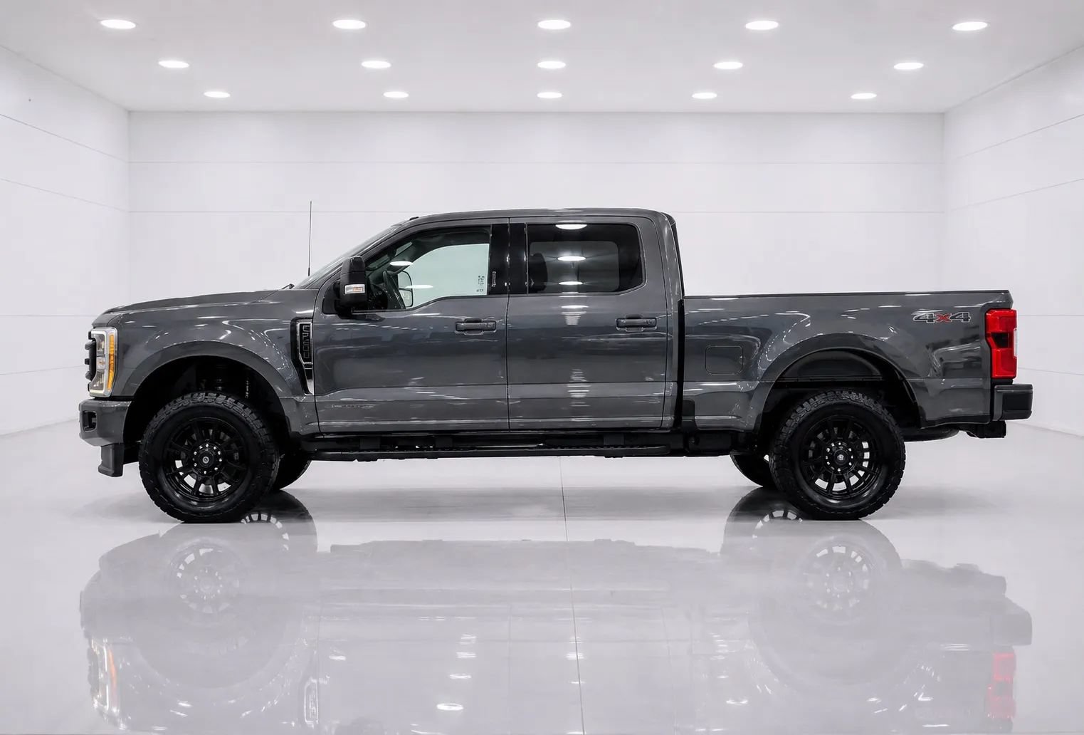 Used 2020 Ford F250 Lariat AWD/4WD image 2