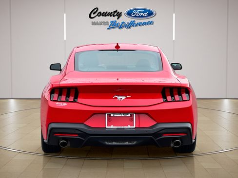 Used 2025 Ford Mustang Coupe RWD image 4