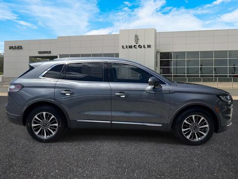 Certified 2022 Lincoln Nautilus FWD w/ Premium Package image 2