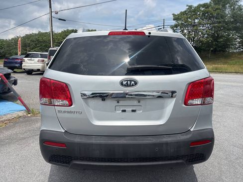 Used 2011 Kia Sorento LX w/ Convenience Pkg AWD/4WD image 6