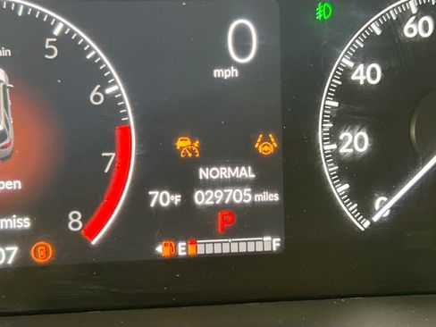 Used 2024 Honda Pilot Touring image 12