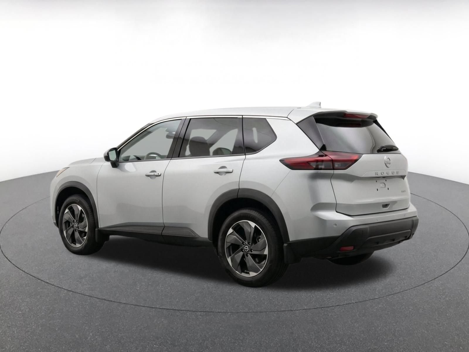 Used 2025 Nissan Rogue SV AWD/4WD image 6
