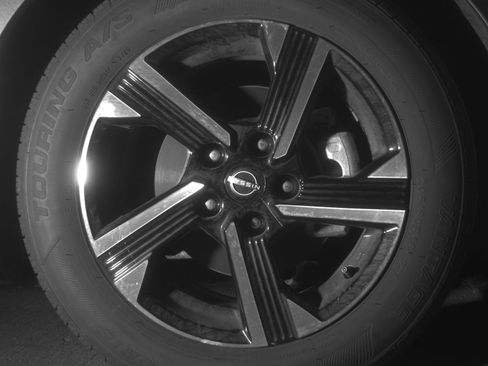 Used 2025 Nissan Sentra SV FWD image 13