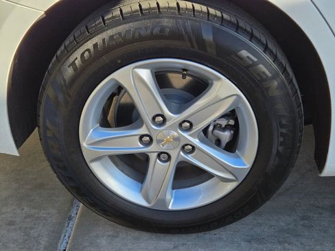 Used 2024 Chevrolet Malibu LT image 9