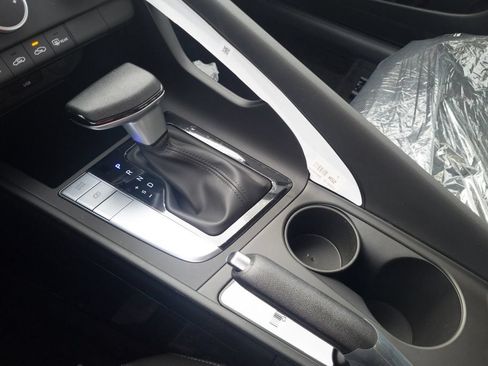 New 2026 Hyundai Elantra SE FWD image 23