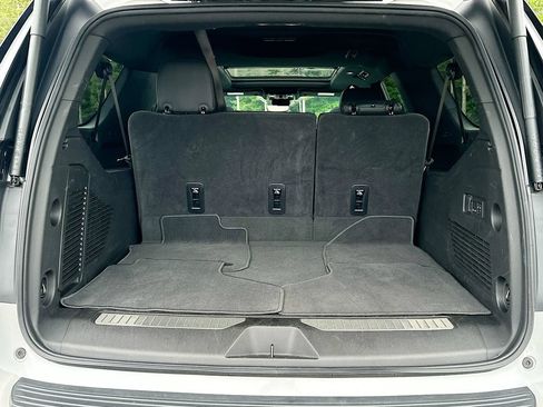 Used 2025 Chevrolet Suburban Z71 w/ Z71 Off-Road Package AWD/4WD image 16