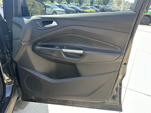 Used 2015 Ford Escape Titanium FWD image 28