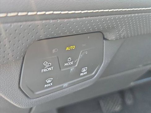 Used 2024 Volkswagen Atlas SE FWD image 10