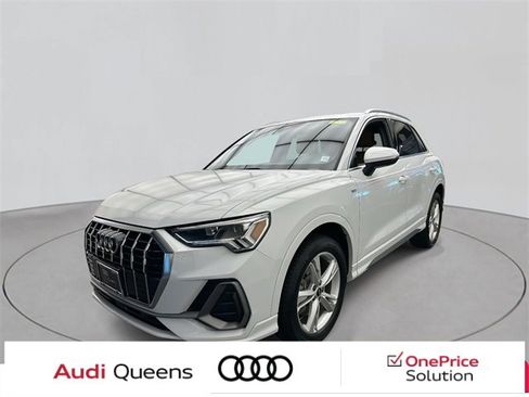 Certified 2022 Audi Q3 2.0T Premium Plus w/ Premium Plus Package image 1