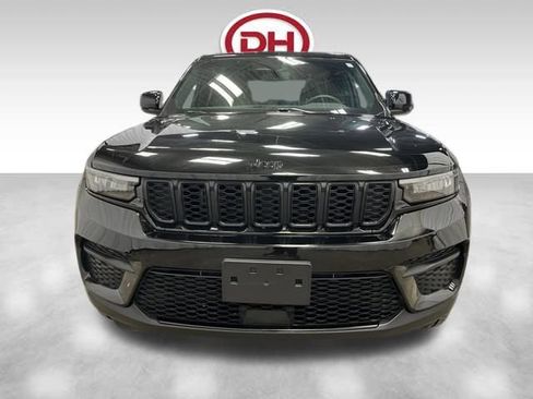 Used 2023 Jeep Grand Cherokee Altitude image 6