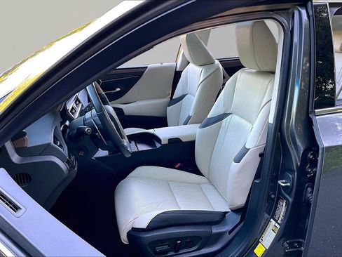 Used 2024 Lexus ES 300h Ultra Luxury w/ Accessory Package (Z2) FWD image 18