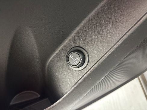 Used 2023 Chevrolet Equinox LT image 26