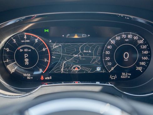 Used 2024 Bentley Bentayga Extended Wheelbase AWD/4WD image 13