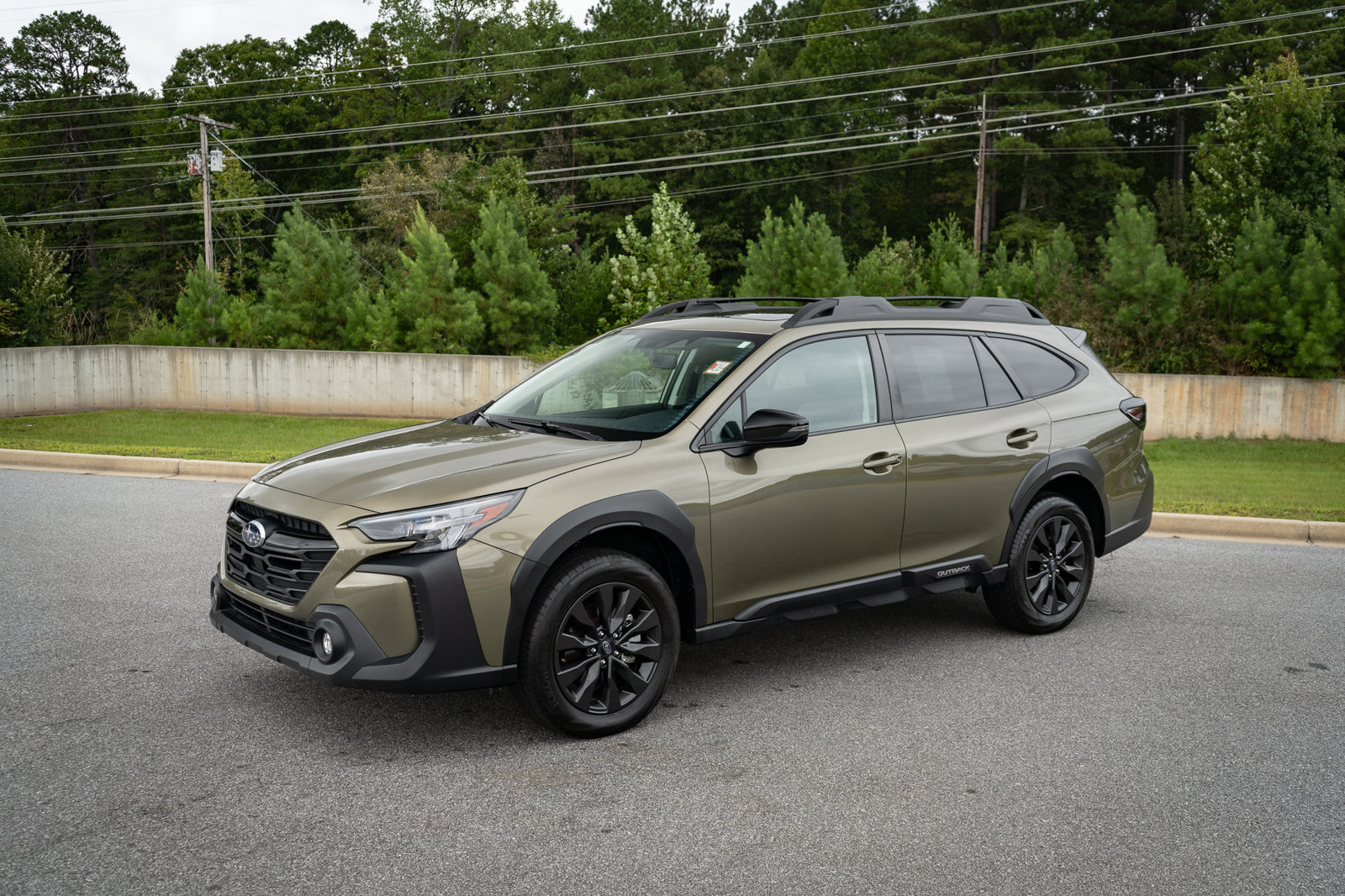 Used 2025 Subaru Outback Onyx Edition AWD/4WD image 3