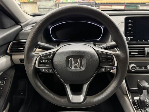 Used 2018 Honda Accord LX image 19
