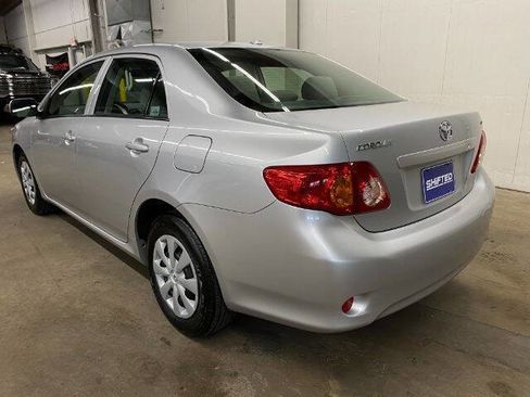 Used 2010 Toyota Corolla XLE image 3