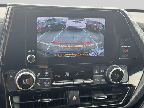 Certified 2024 Toyota Highlander XSE AWD/4WD image 32