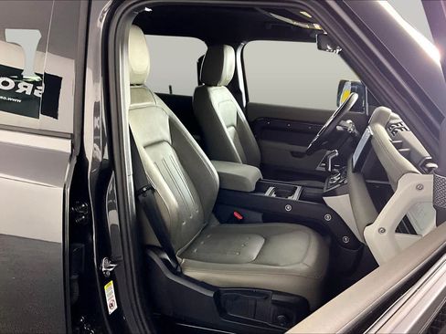 Used 2022 Land Rover Defender 110 S AWD/4WD image 9