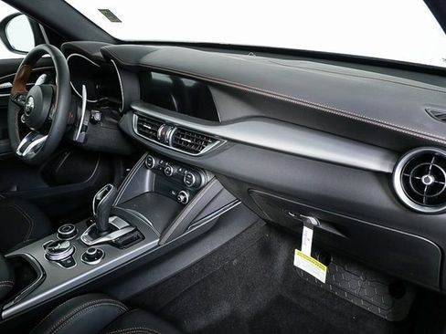 New 2025 Alfa Romeo Stelvio Sprint image 24