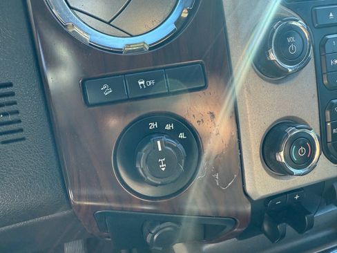 Used 2014 Ford F250 Lariat w/ Chrome Package image 30