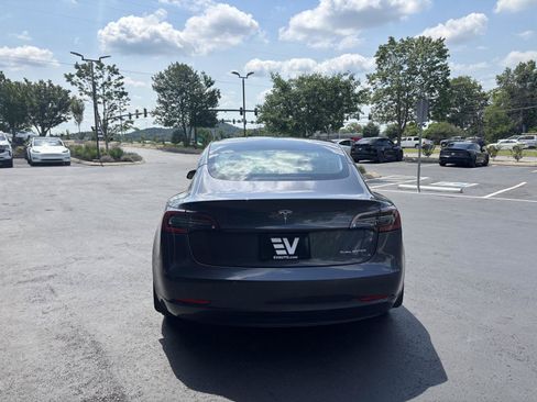 Used 2022 Tesla Model 3 Long Range AWD/4WD image 8