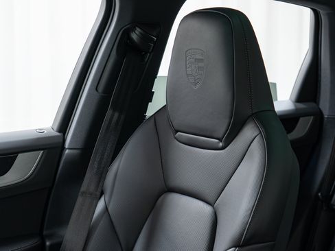 New 2026 Porsche Cayenne S AWD/4WD image 17