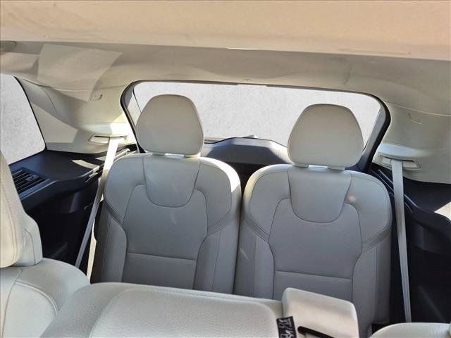 Used 2022 Volvo XC90 T5 Momentum AWD/4WD image 21