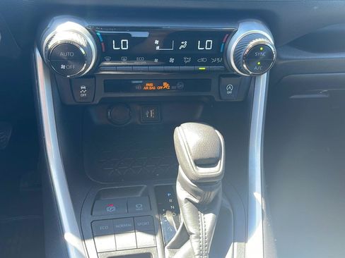 Used 2025 Toyota RAV4 XLE AWD/4WD image 26
