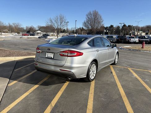 Used 2020 Ford Fusion SE image 6