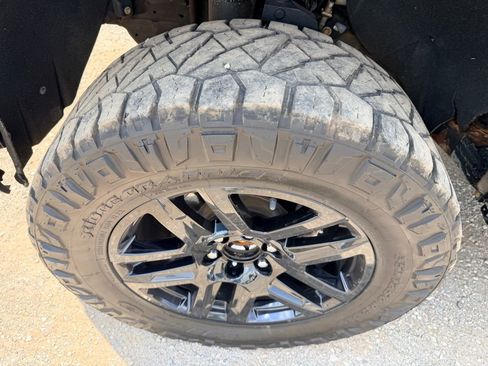 Used 2021 Chevrolet Silverado 1500 LT Trail Boss w/ Bed Protection Package AWD/4WD image 18
