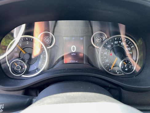 Used 2022 RAM 1500 AWD/4WD image 17