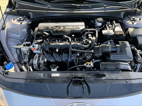 Used 2023 Hyundai Elantra Limited FWD image 31