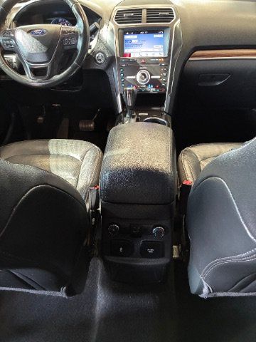 Used 2019 Ford Explorer Limited AWD/4WD image 32