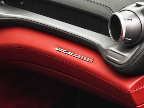 Used 2018 Ferrari GTC4Lusso V12 image 54