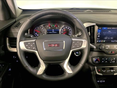 Used 2024 GMC Terrain SLT AWD/4WD image 5