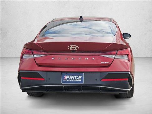 Used 2024 Hyundai Elantra Limited image 6