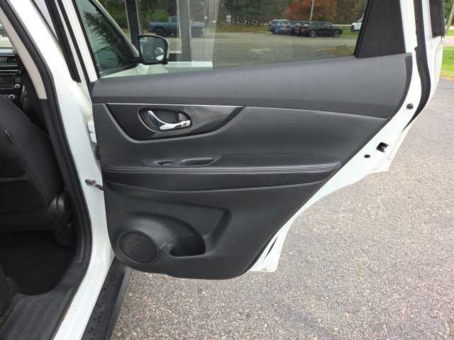 Used 2018 Nissan Rogue SV FWD image 35