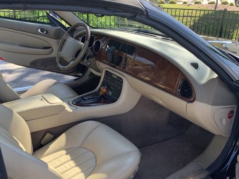 Used 2000 Jaguar XK8 Convertible RWD image 47