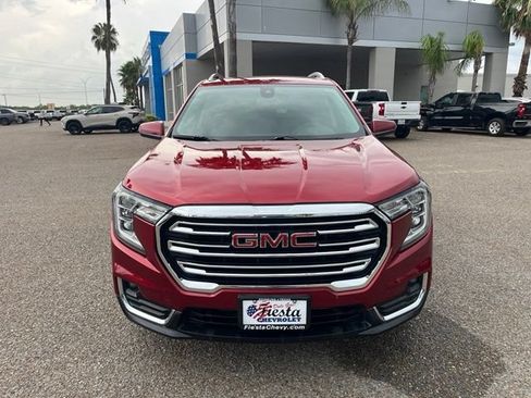 Used 2023 GMC Terrain SLT FWD image 2