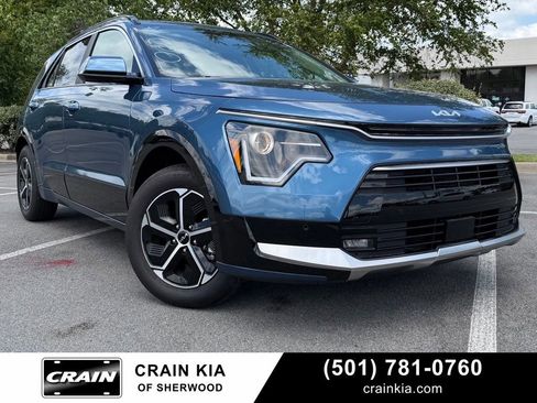 Certified 2025 Kia Niro FWD image 1