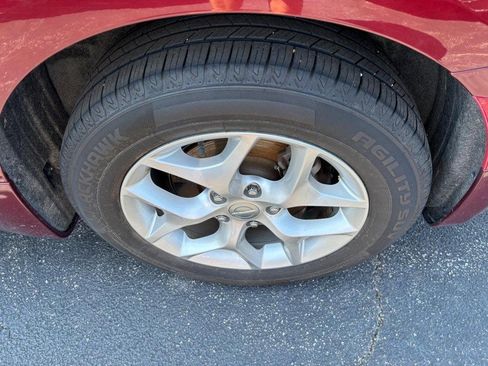 Used 2020 Chrysler Pacifica Touring-L Plus w/ Tire & Wheel Group FWD image 8