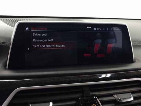 Used 2022 BMW 740i xDrive w/ M Sport Package image 32