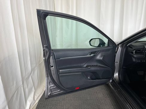 Used 2023 Toyota Camry SE AWD/4WD image 18