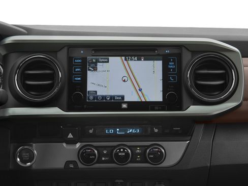 Used 2017 Toyota Tacoma Limited w/ Tow Package image 7