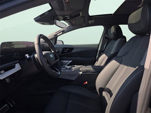 New 2025 Cadillac Optiq Sport 1 image 23