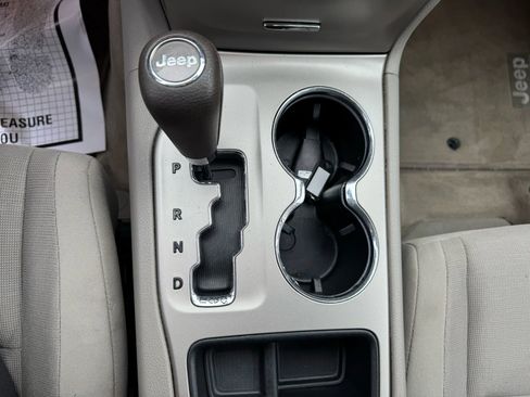 Used 2012 Jeep Grand Cherokee Laredo w/ Laredo E Group image 22