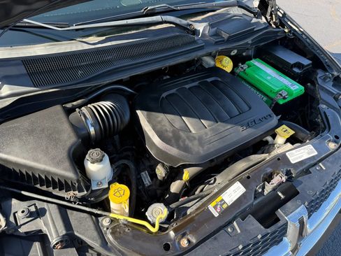 Used 2019 Dodge Grand Caravan SXT FWD image 42